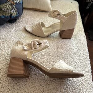 Vionic Chardonnay Block Heeled Sandal Cream Leather Size 8